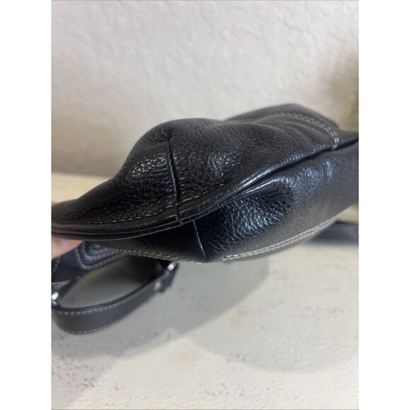 B. Makowsky Black Stitched Leather Crossbody Handbag Saddlebag Hobo - Picture 3 of 12